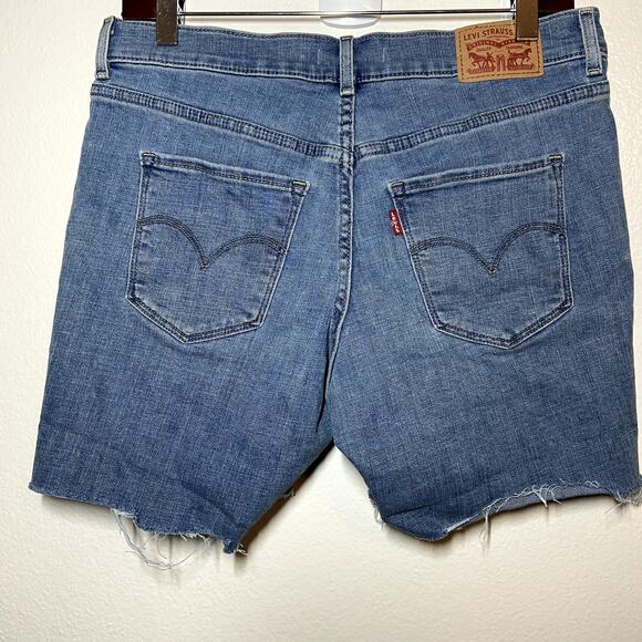 Levi's Bermuda Short 5-Pocket Zip Fly Medium Wash Raw Hem Denim Blue 28" - Picture 5 of 5